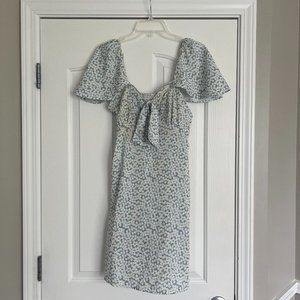 Flowy Floral Grey Tie-Front Dress Flutter Sleeves Medium